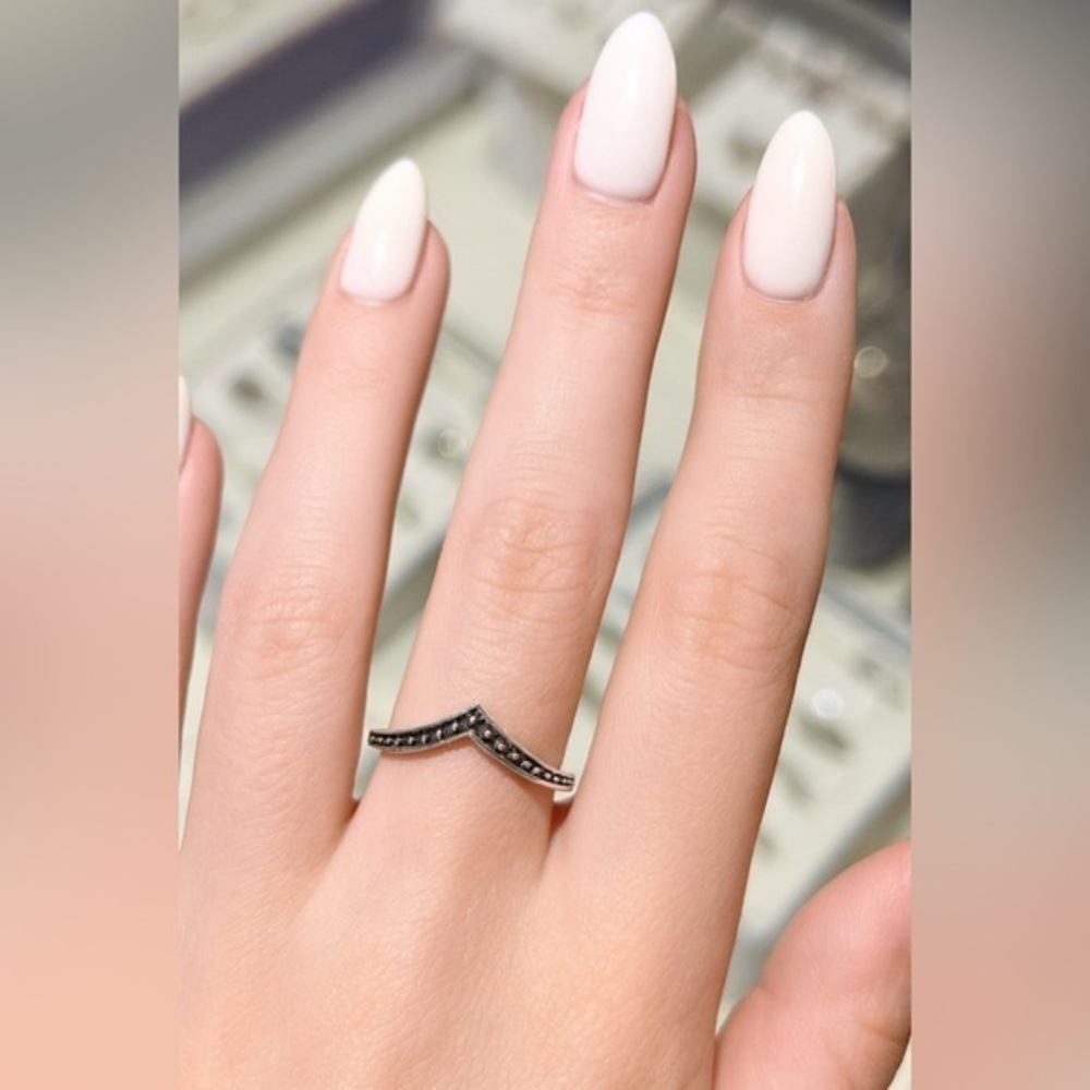 Bali Chevron Midi Band, Silver Tone Celtic Black Ring 🩶🖤